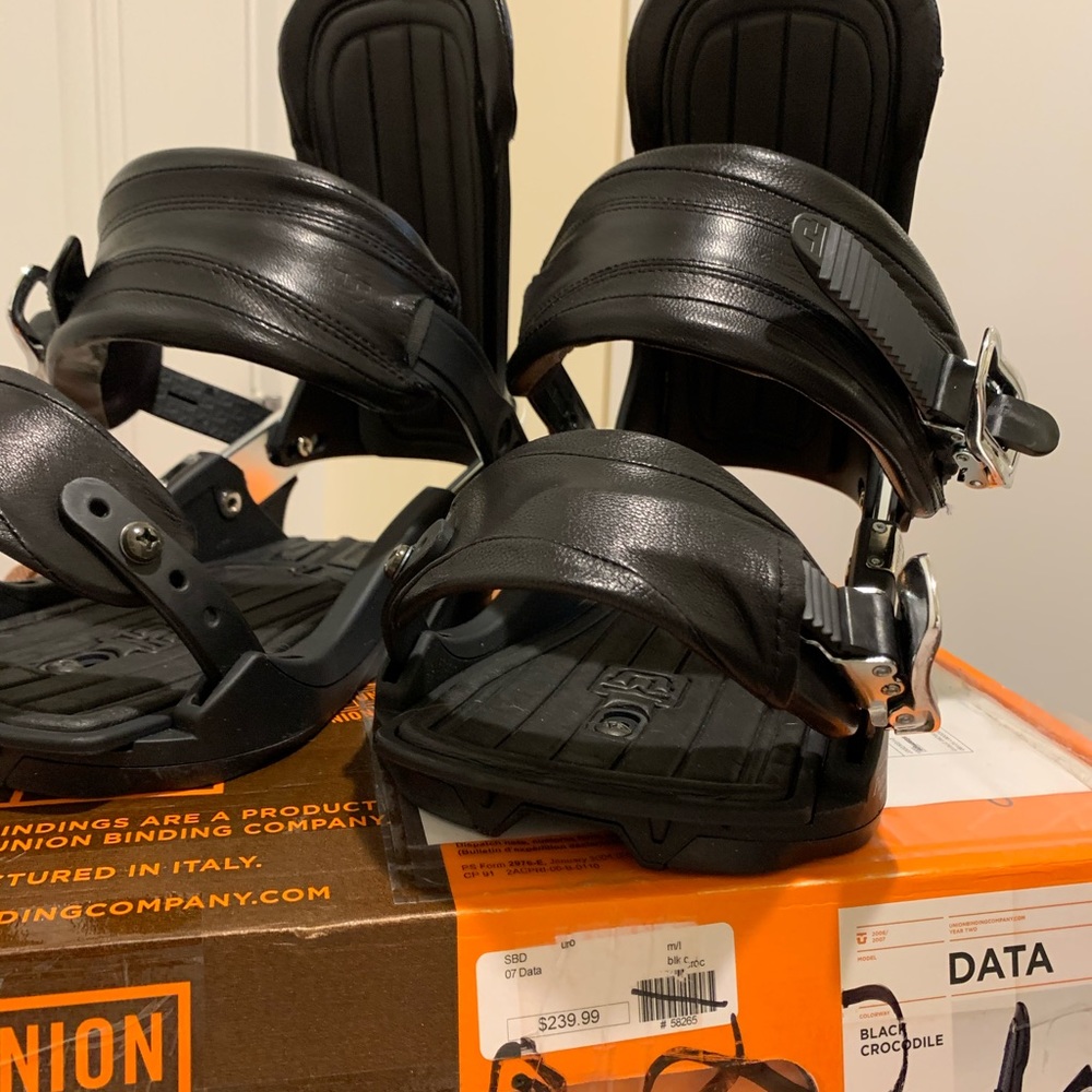 Men’s Union Data bindings .Size M/L